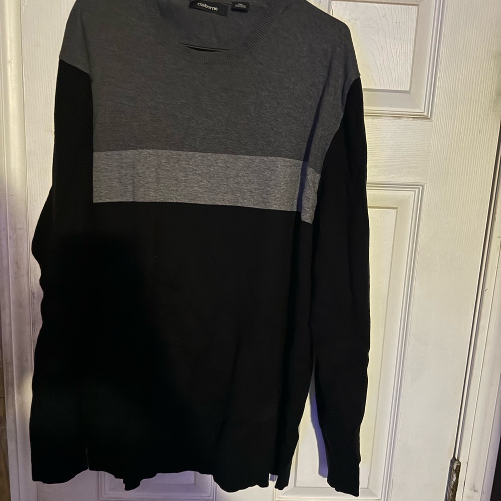 Croft & Barrow Black and Gray Sweater